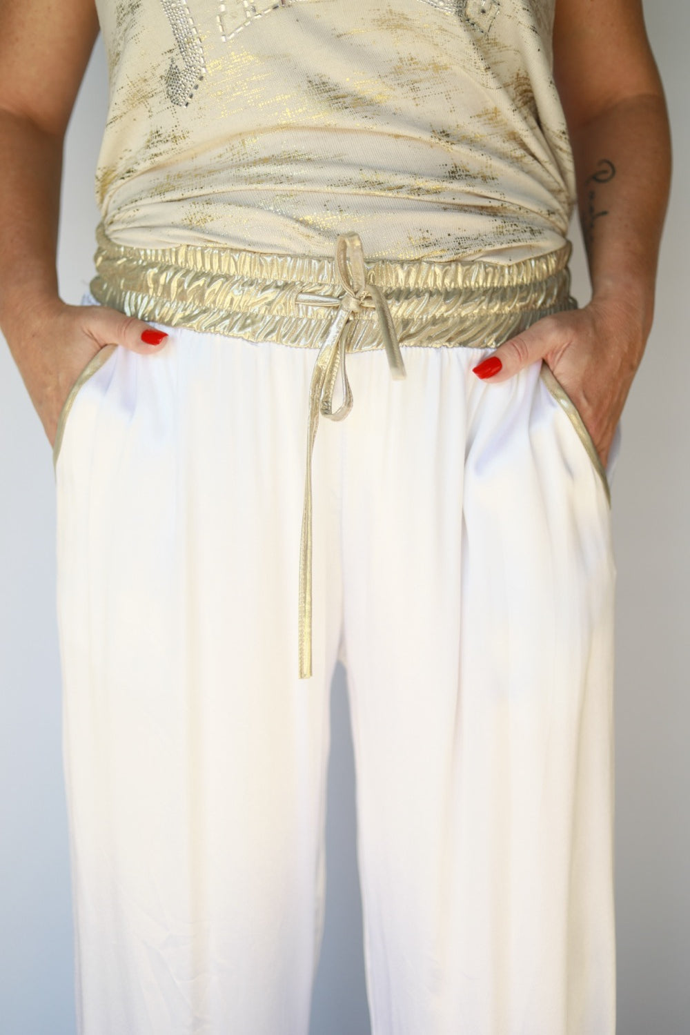 Moon white pants