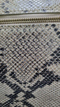 Load image into Gallery viewer, Moon bag- beige+black snake
